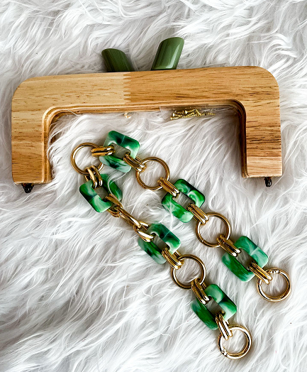 Chiusura in Legno con Pomellini Verde_2