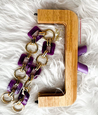 Chiusura in Legno con Pomellini Viola