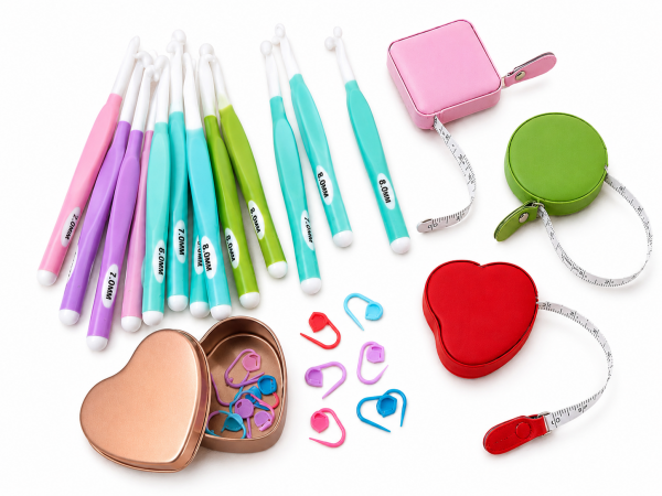 Accessori per Uncinetto e Cucito – Uncinetti, Marcapunti e Metri da Sarta